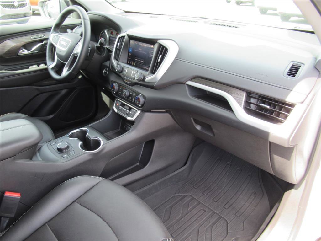 Used 2023 GMC Terrain SLT w/ Elevation Edition image 11