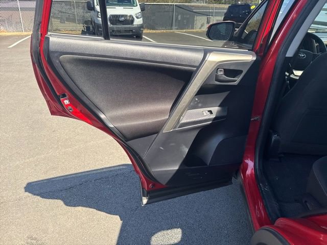 Used 2013 Toyota RAV4 XLE image 17