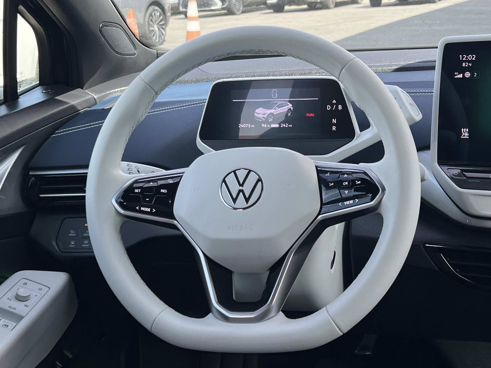 Used 2023 Volkswagen ID.4 Pro S Plus image 6