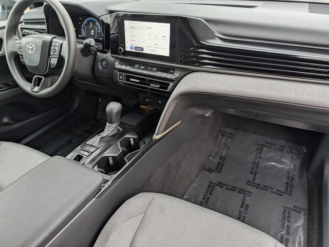 Used 2025 Toyota Camry LE FWD image 30