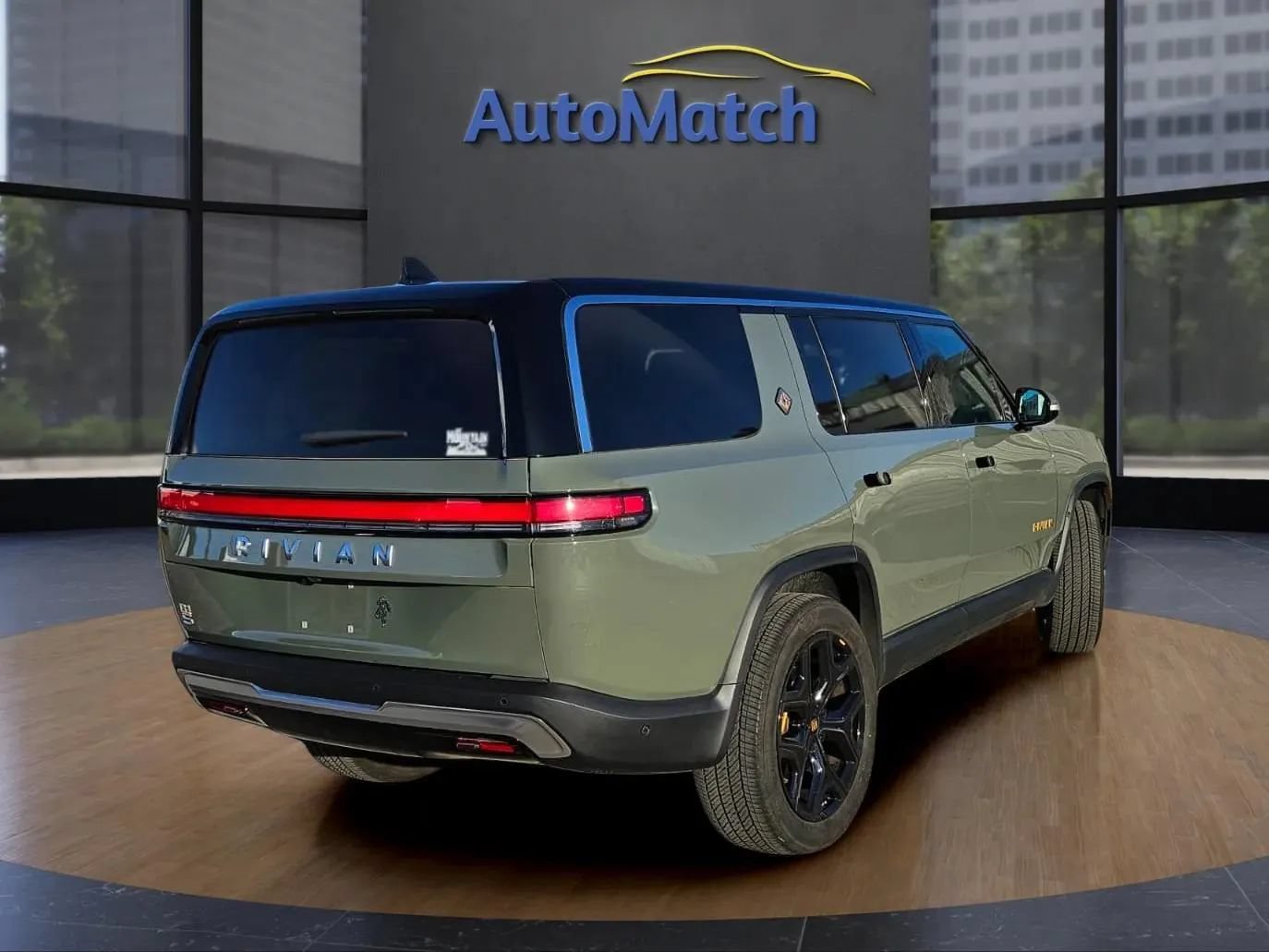 Used 2023 Rivian R1S Launch Edition AWD/4WD image 9