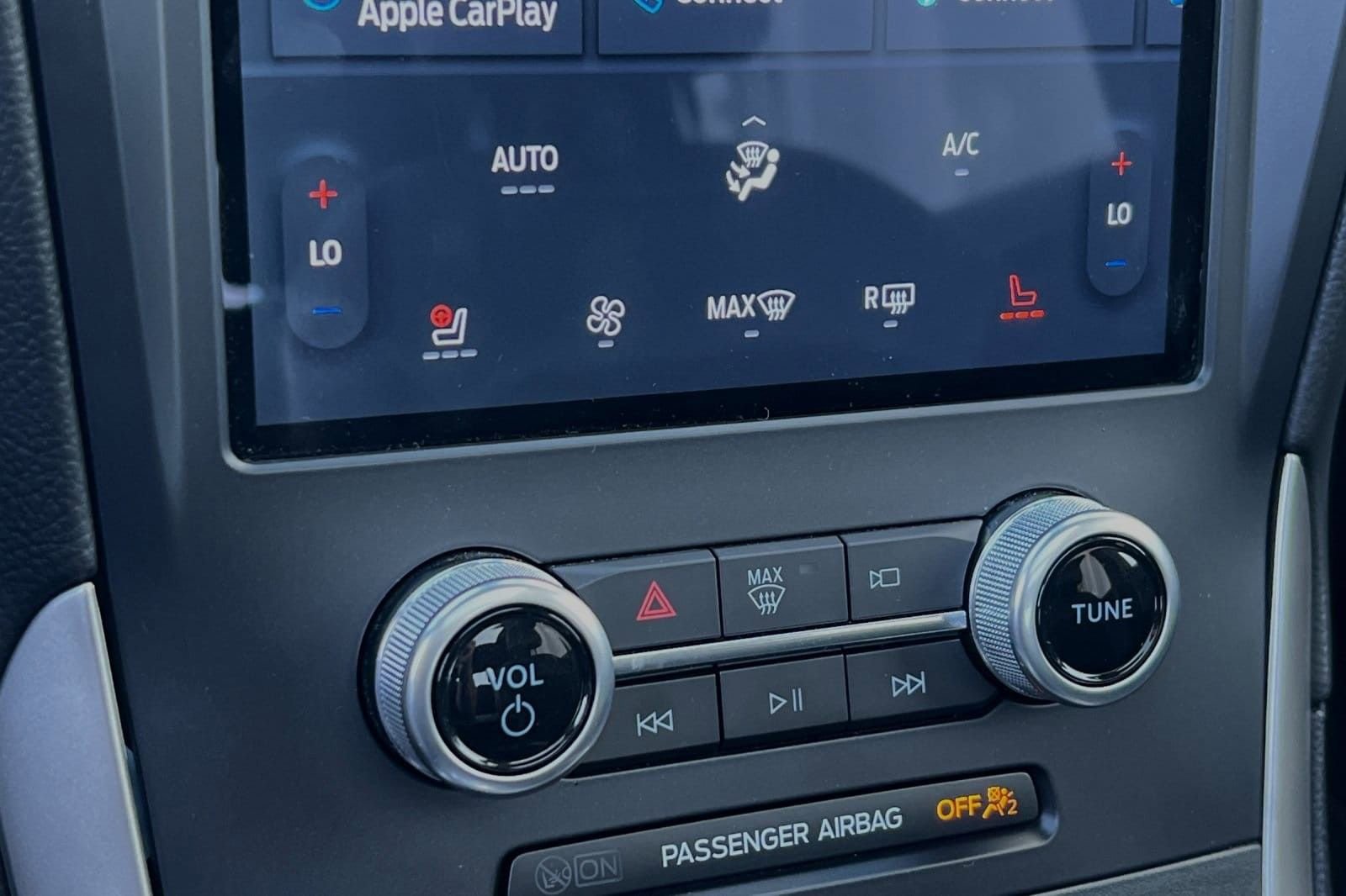 Used 2023 Ford Edge ST-Line w/ Class II Trailer Tow Package image 23