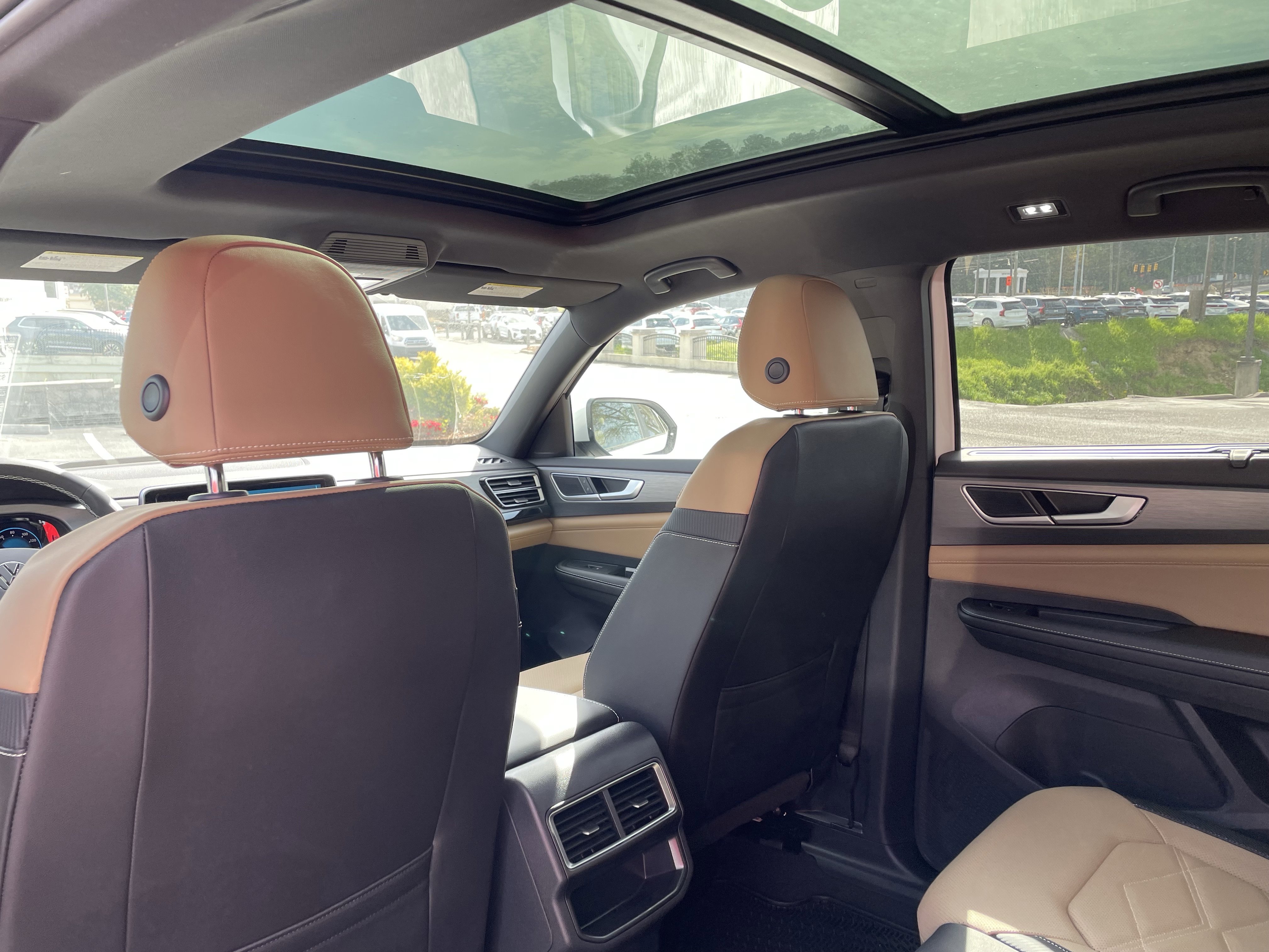 New 2026 Volkswagen Atlas Cross Sport SE image 13