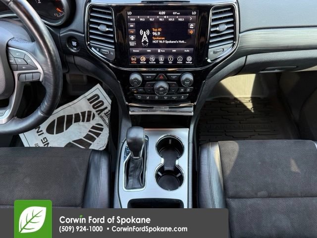 Used 2020 Jeep Grand Cherokee Altitude AWD/4WD image 28