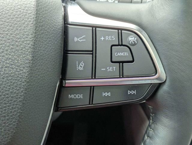 Used 2021 Toyota Highlander Platinum image 30