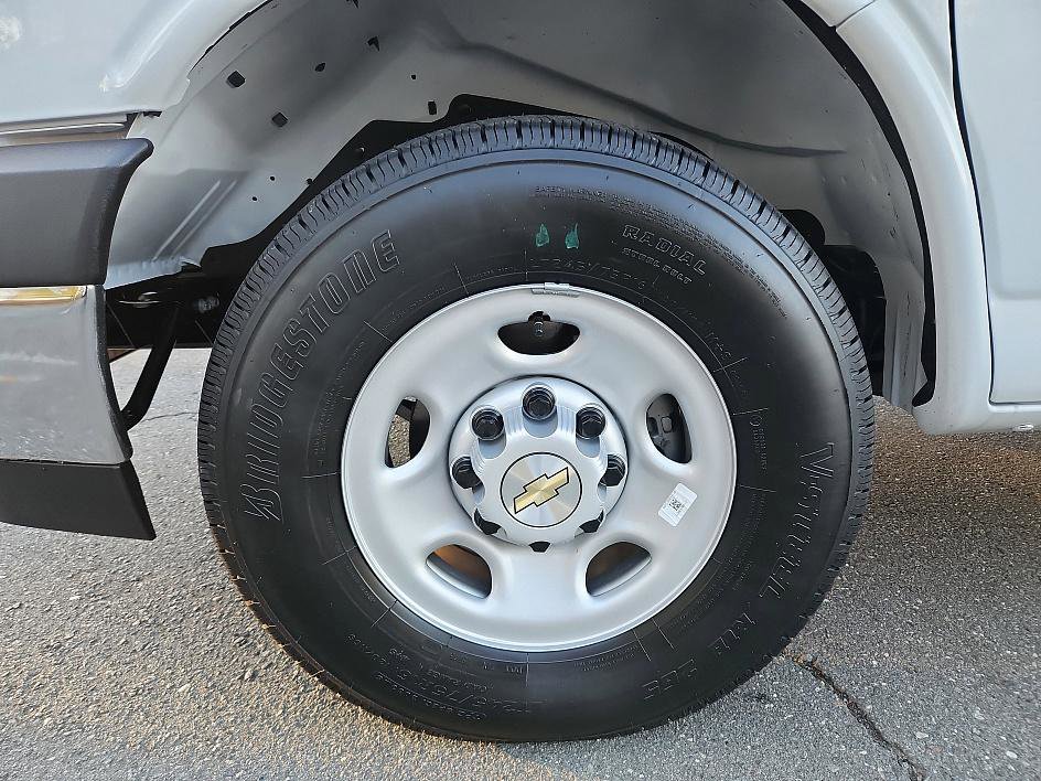 New 2026 Chevrolet Express 3500 w/ Power Convenience Package image 8