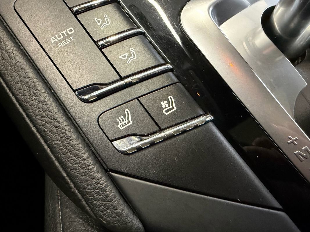 Used 2015 Porsche Cayenne Diesel image 11