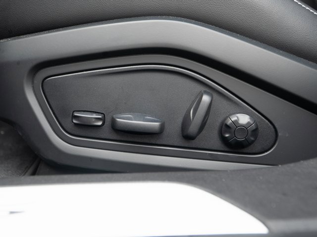 Certified 2025 Porsche Taycan 4S image 21