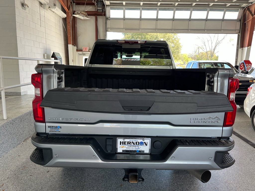 Used 2024 Chevrolet Silverado 2500 High Country w/ High Country Premium Package AWD/4WD image 9