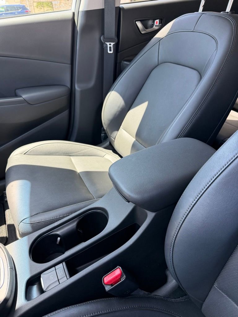 Used 2022 Hyundai Kona Limited image 17