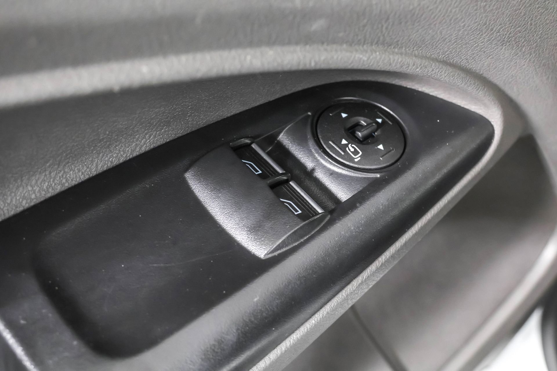 Used 2022 Ford Transit Connect XLT image 33