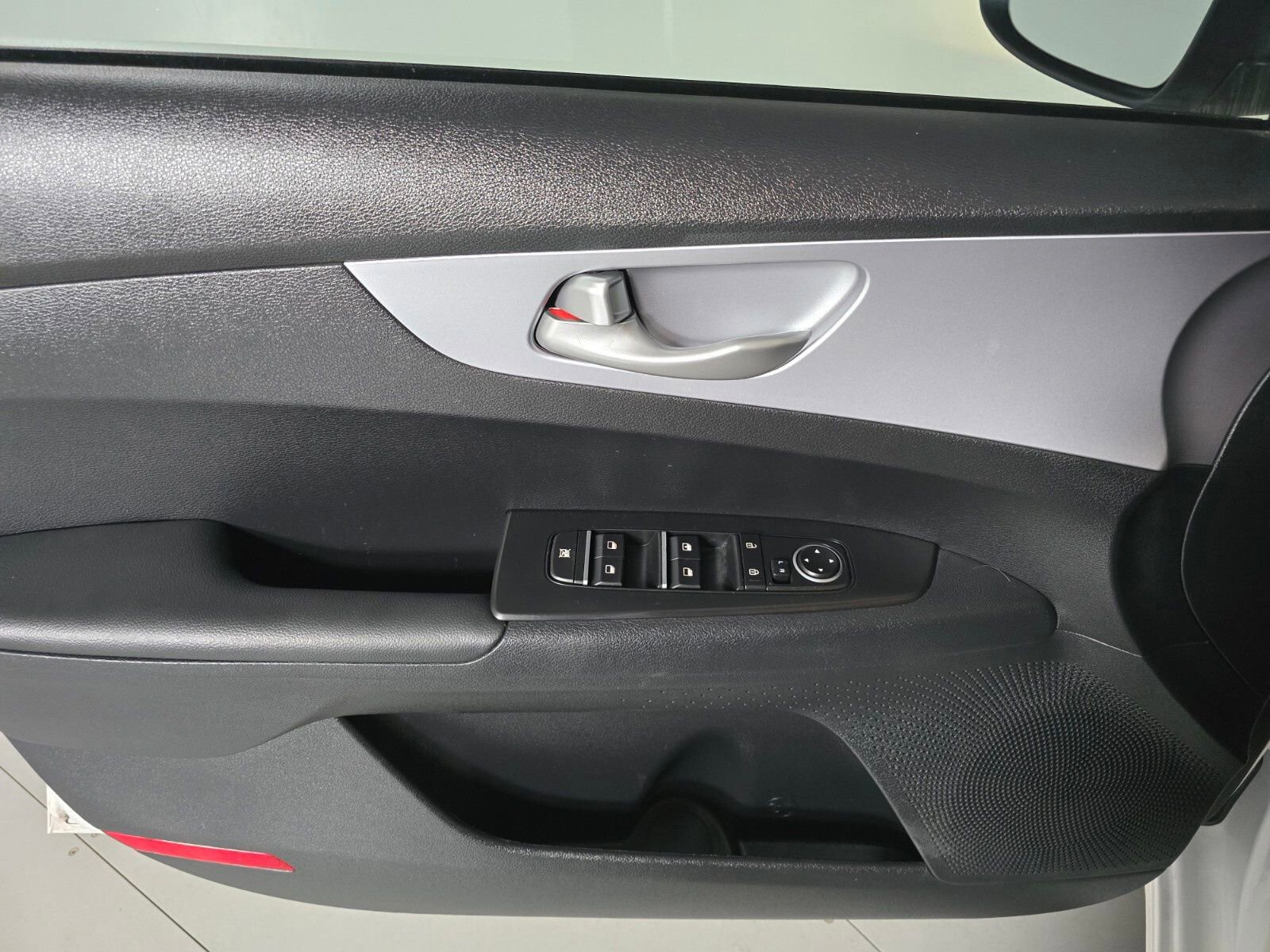 Used 2024 Kia Forte LXS w/ LXS Technology Package image 34