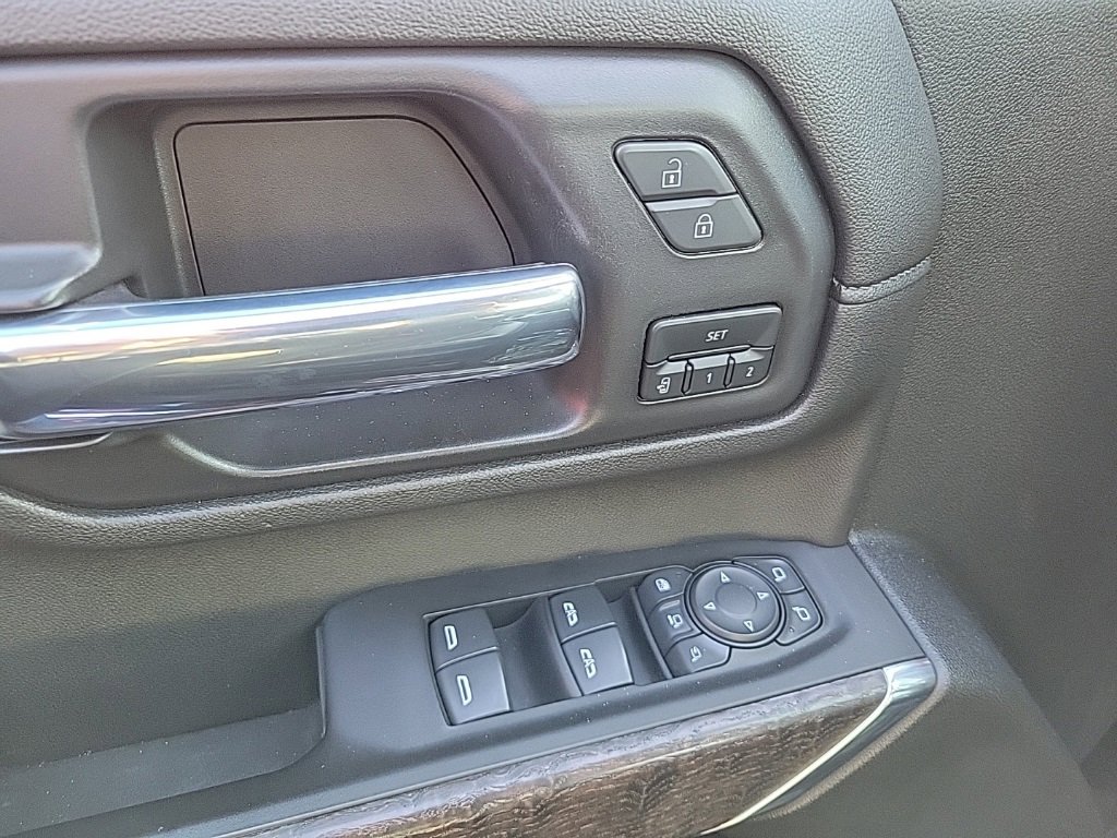 Used 2022 GMC Sierra 3500 Denali image 6