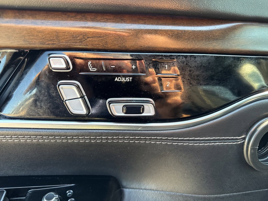 Used 2023 Jeep Grand Wagoneer L Series II image 44