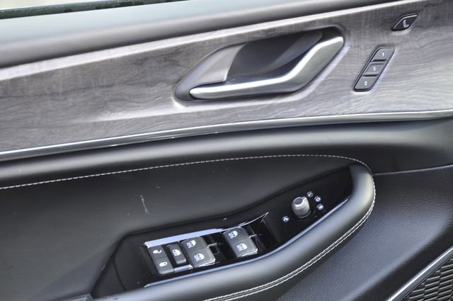 Used 2024 Jeep Grand Cherokee Overland w/ Luxury Tech Group IV image 17