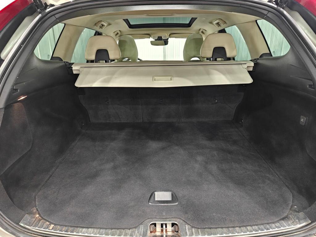 Used 2017 Volvo XC60 T5 Inscription w/ Preferred Option Package image 25