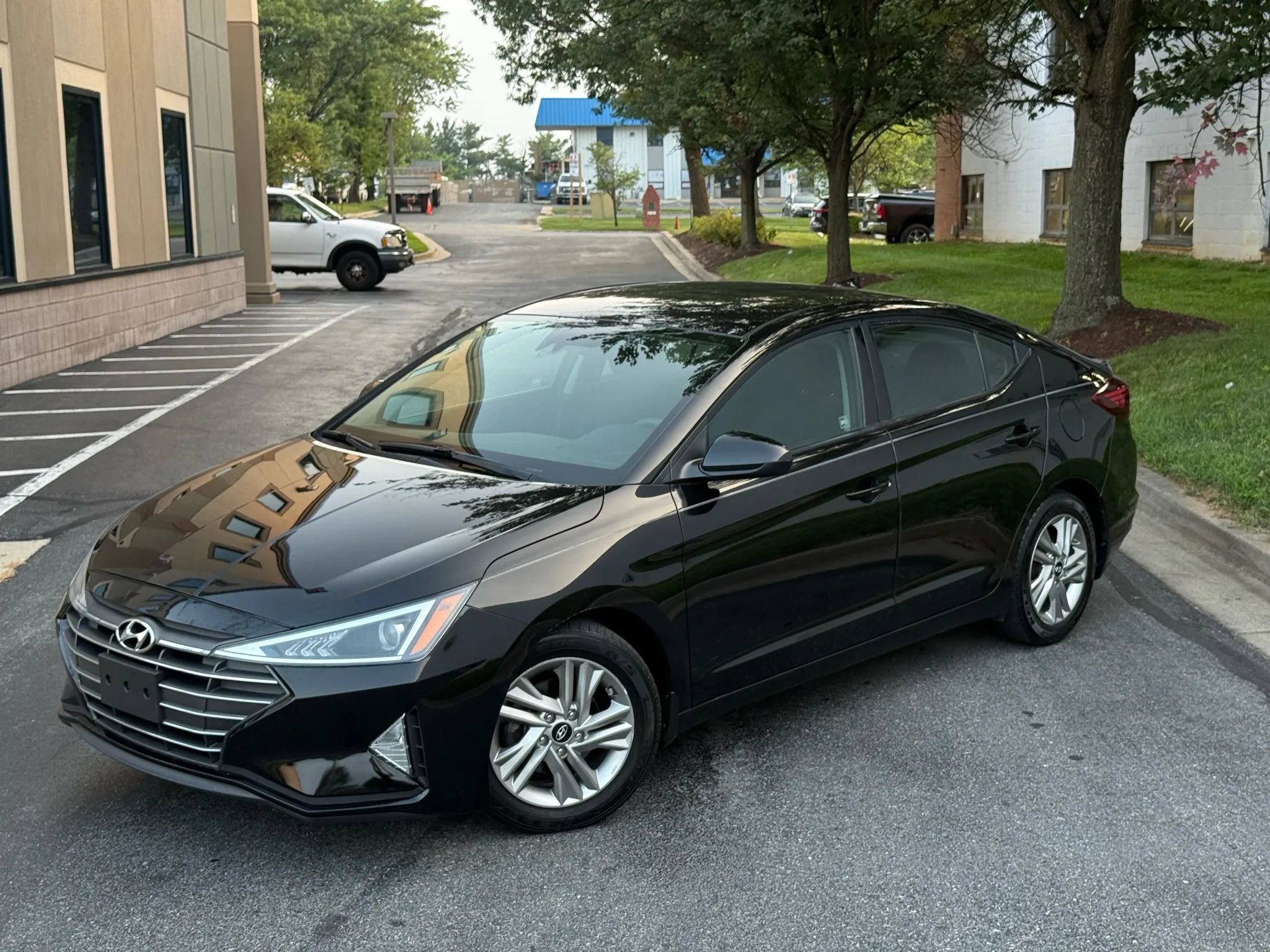 Used 2020 Hyundai Elantra SEL w/ Winter Weather Package image 1