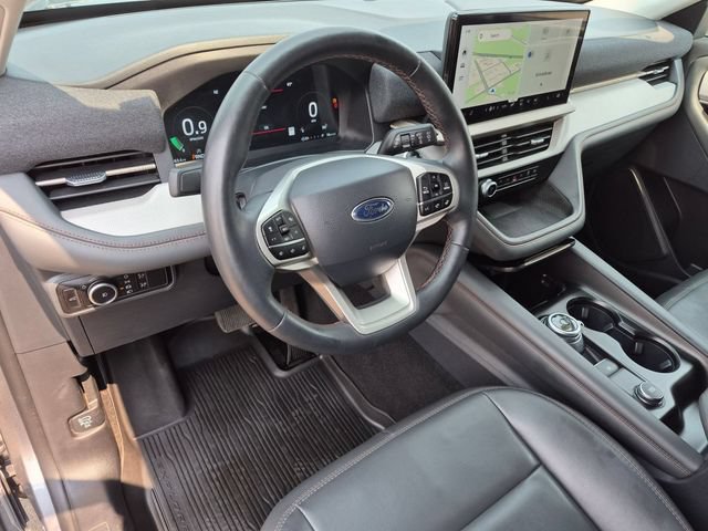 Used 2025 Ford Explorer Active w/ Active Comfort Package AWD/4WD image 11