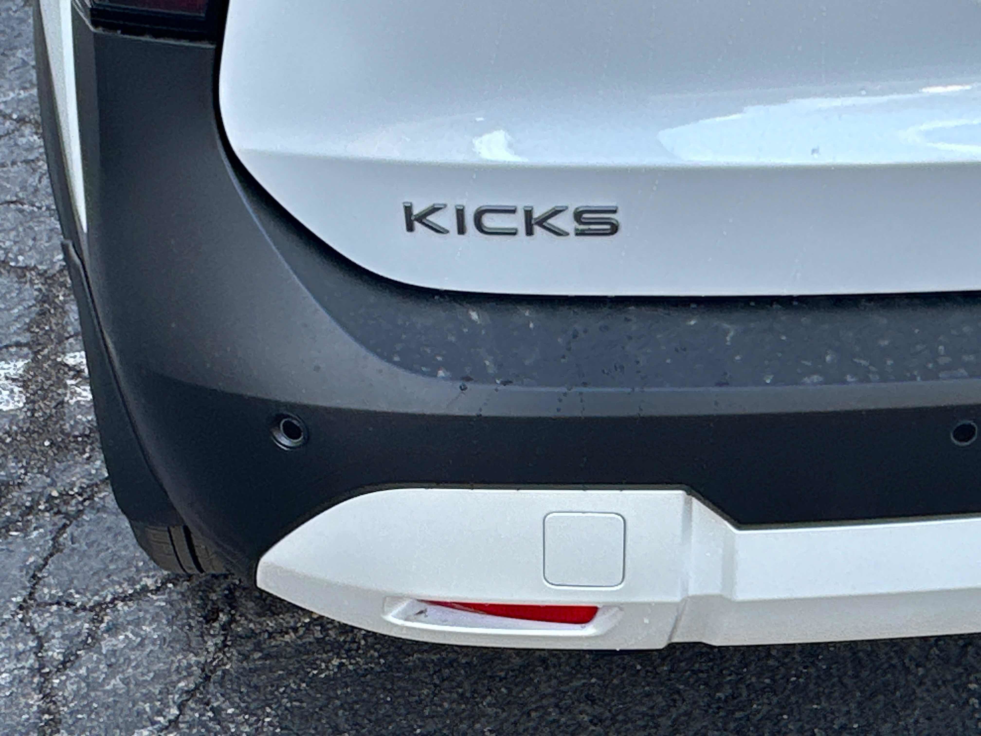 New 2026 Nissan Kicks SR w/ Cold Weather Package AWD/4WD image 12