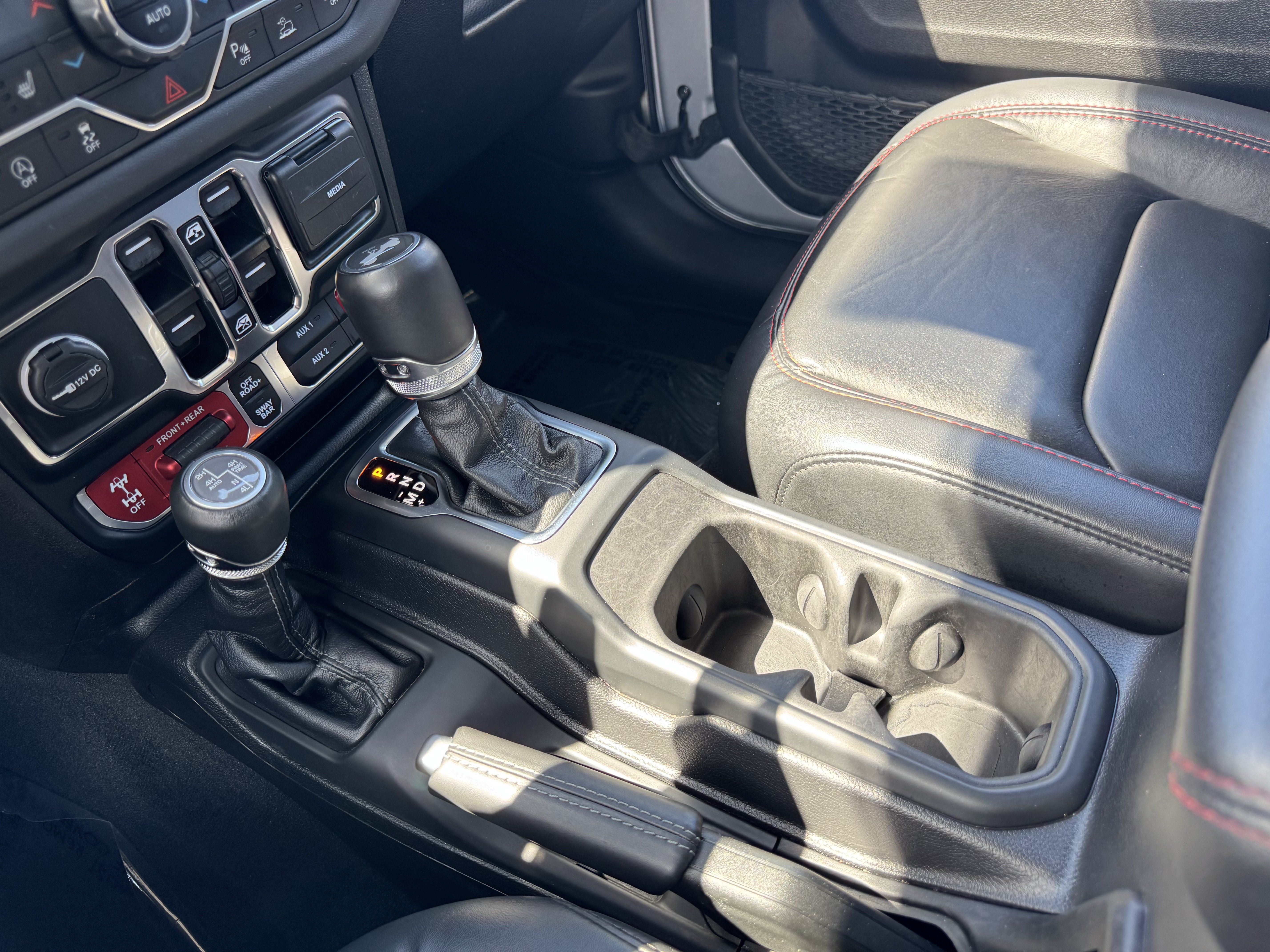 Used 2024 Jeep Wrangler Unlimited Rubicon AWD/4WD image 27