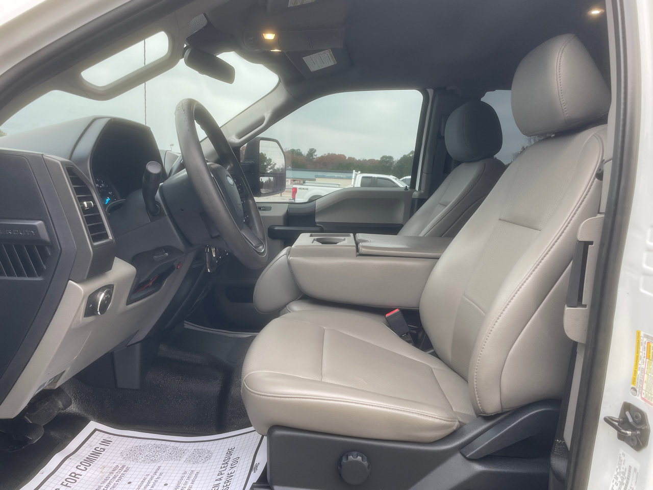 Used 2022 Ford F250 XL w/ Power Equipment Group image 10