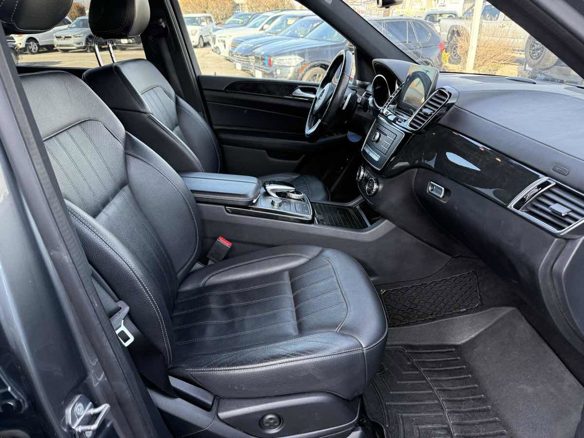 Used 2019 Mercedes-Benz GLS 450 4MATIC image 16