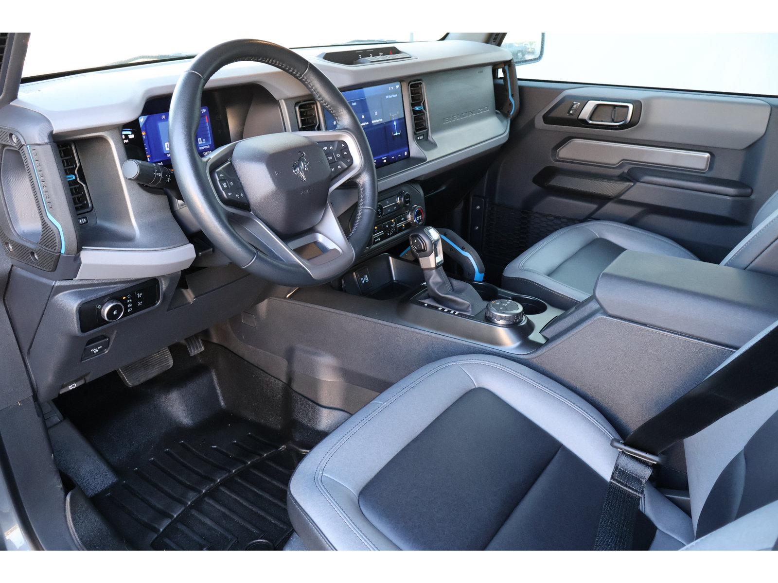 Used 2024 Ford Bronco Black Diamond AWD/4WD image 3