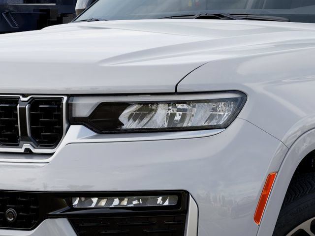 New 2026 Jeep Grand Cherokee Summit AWD/4WD image 11