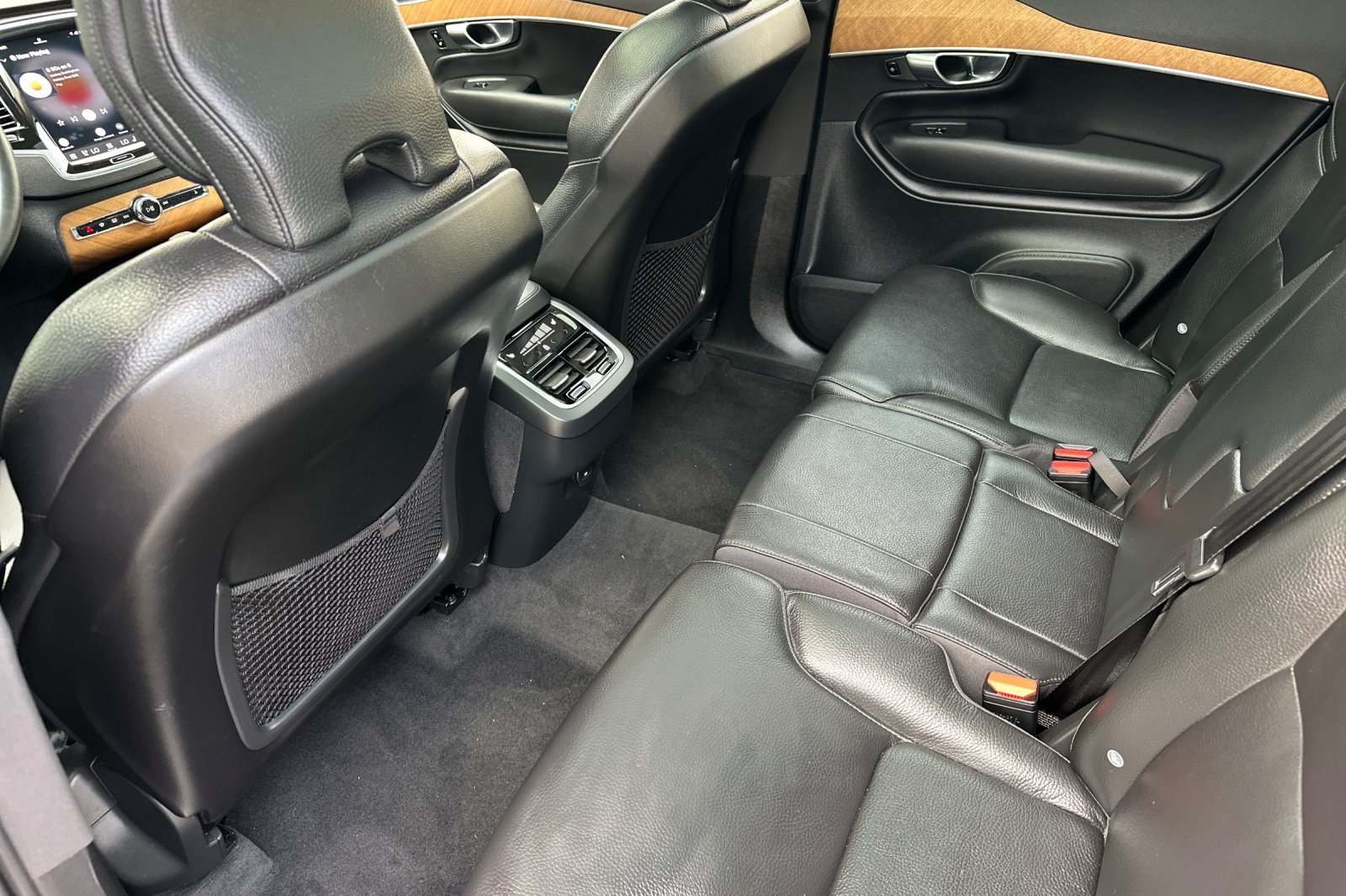 Certified 2025 Volvo XC90 B6 Plus AWD/4WD image 14