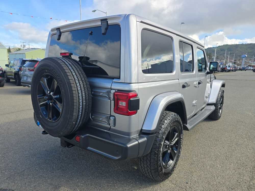 Used 2020 Jeep Wrangler Unlimited Sahara image 5