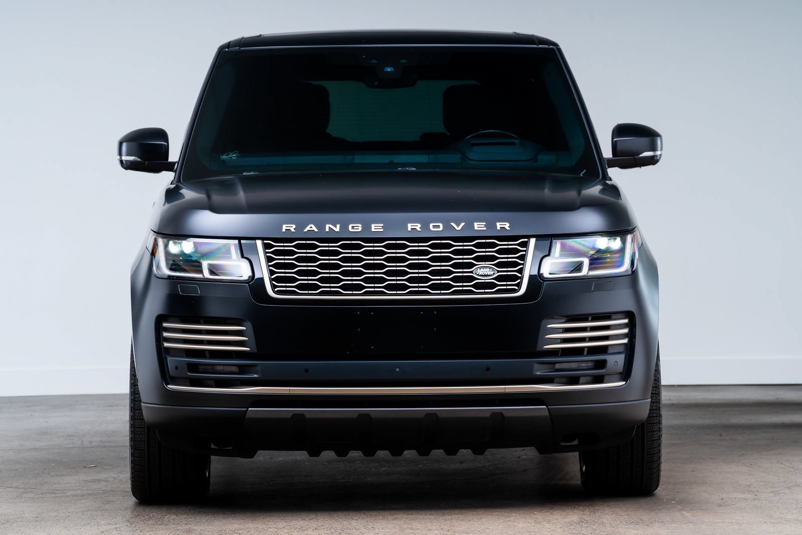 Used 2021 Land Rover Range Rover Autobiography Fifty Edition AWD/4WD image 2