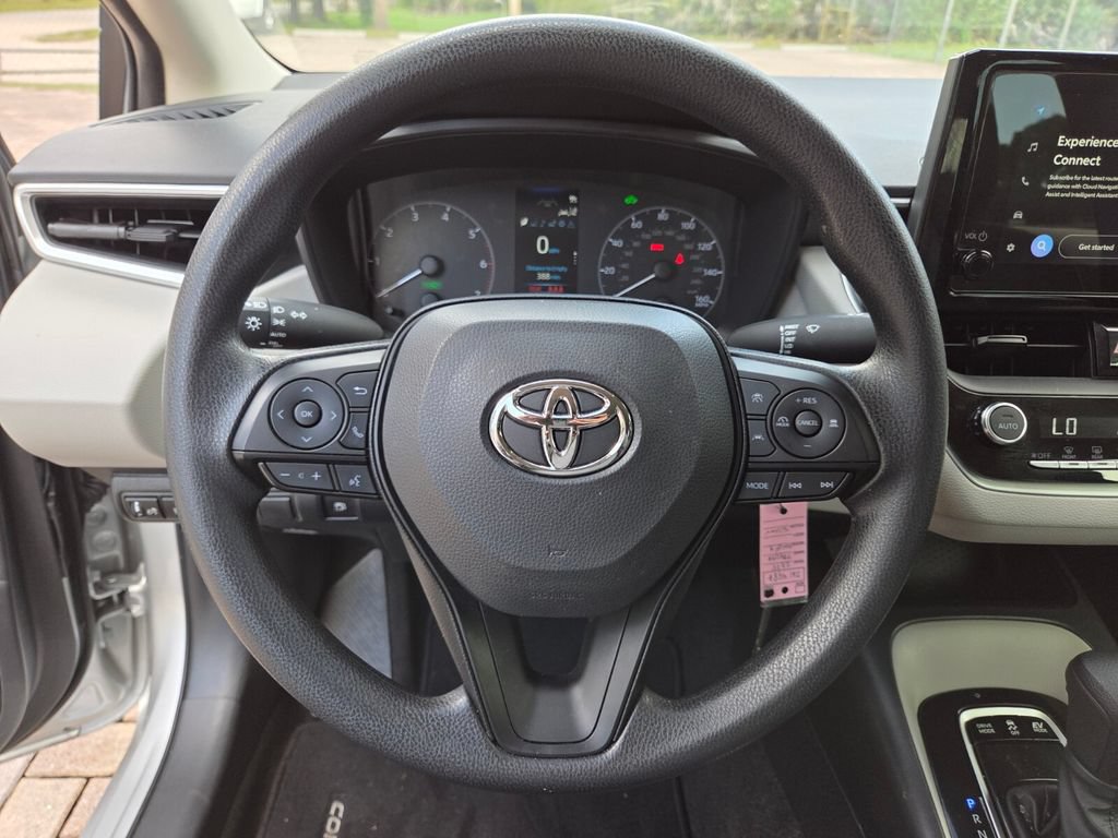Certified 2025 Toyota Corolla LE FWD image 28