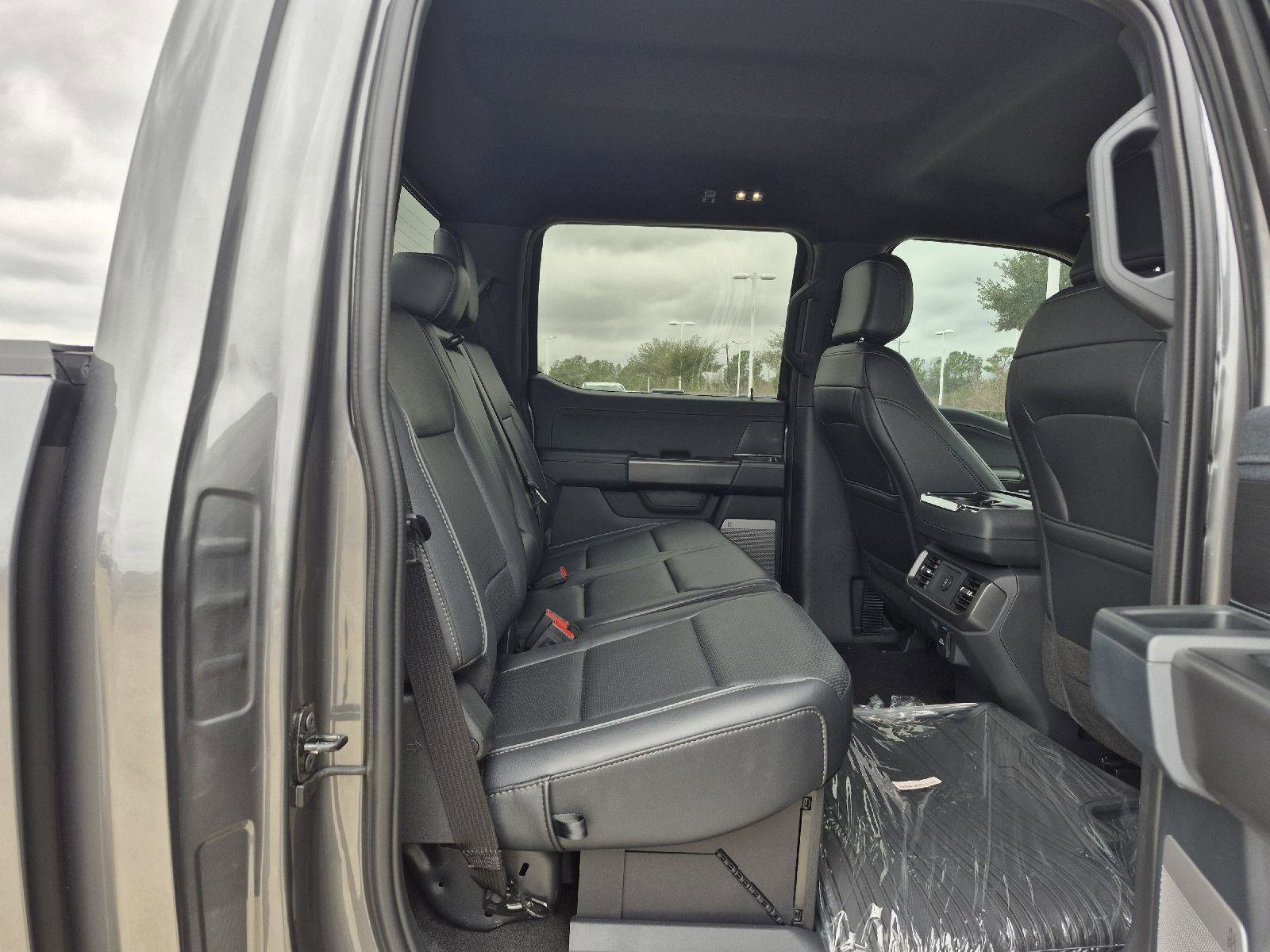 New 2025 Ford F150 Lariat w/ Equipment Group 501A Mid image 30