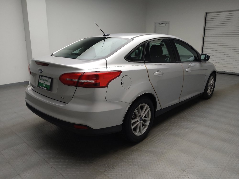 Used 2016 Ford Focus SE w/ SE Cold Weather Package FWD image 9