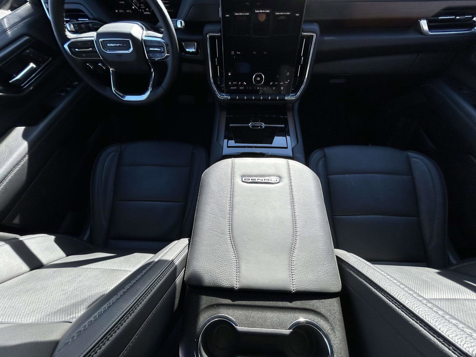 Used 2025 GMC Yukon Denali image 12