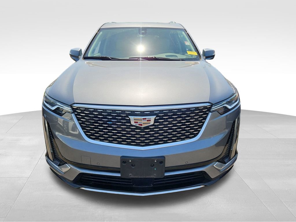 Used 2022 Cadillac XT6 Premium Luxury w/ Technology Package AWD/4WD image 2