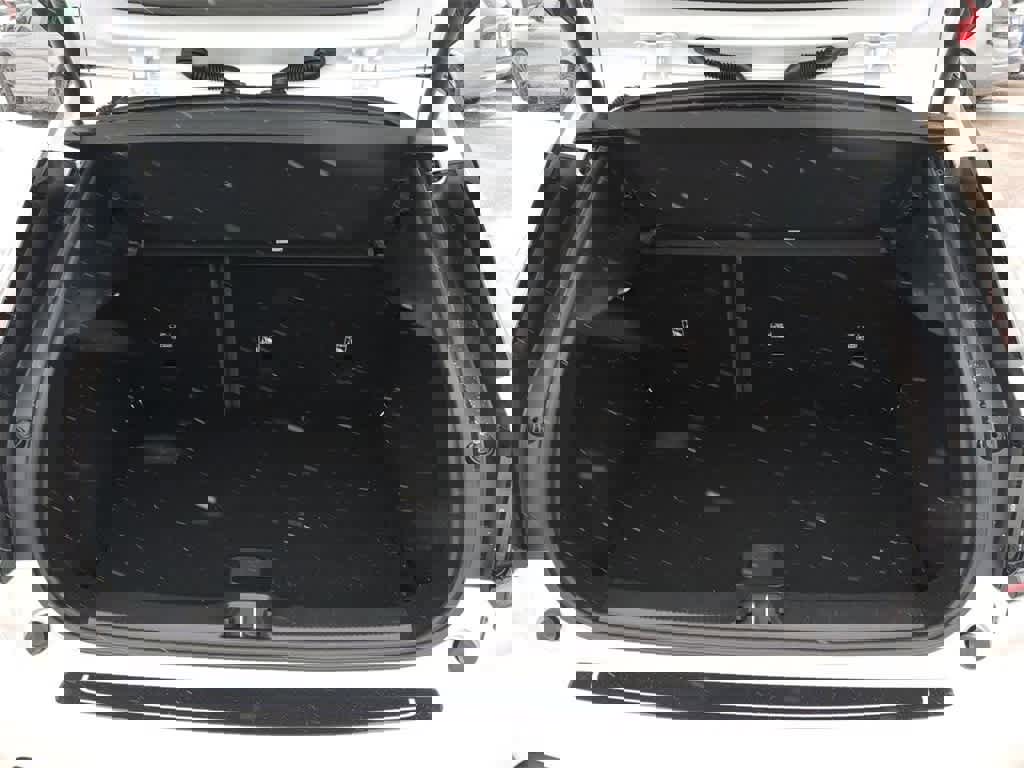 Certified 2025 Volvo EX30 Plus w/ Protection Package Premier image 31