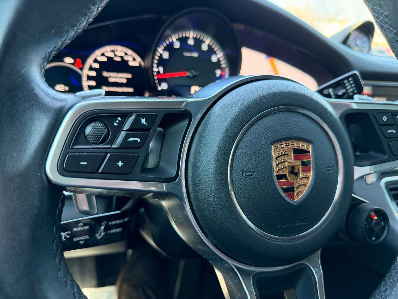 Used 2018 Porsche Panamera 4S image 29