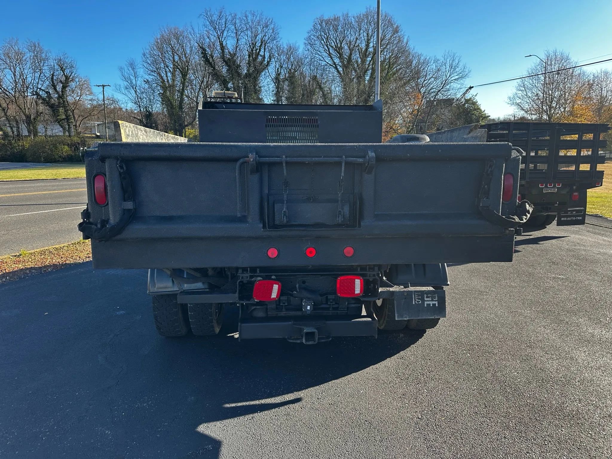 Used 2003 Ford F550 4x4 Regular Cab Super Duty image 18