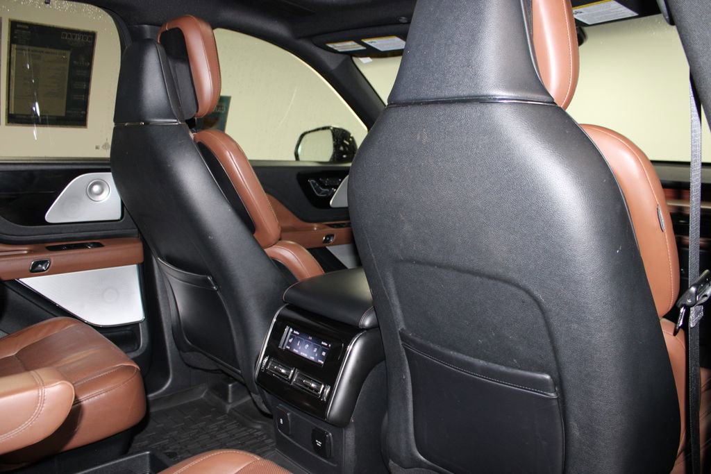 Used 2021 Lincoln Aviator Reserve w/ Equipment Group 201A AWD/4WD image 35