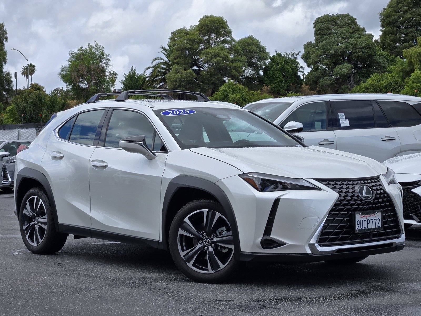 Certified 2025 Lexus UX 300h FWD w/ Accessory Package (Z2)