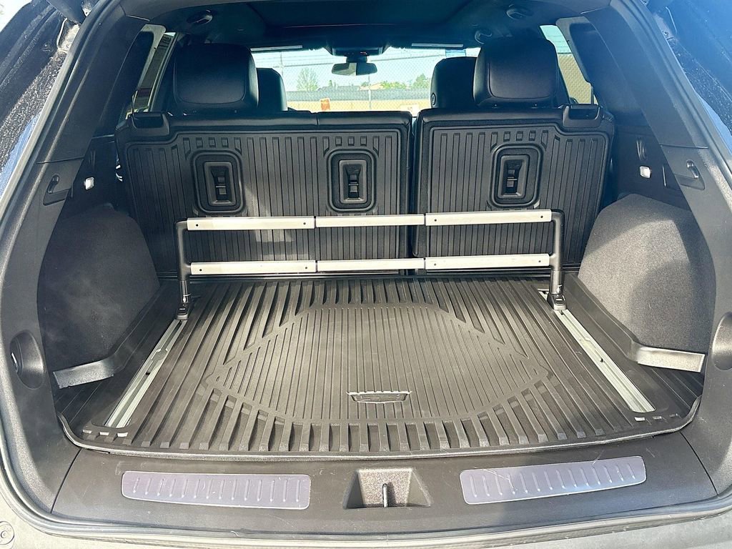 Used 2022 Cadillac XT5 Premium Luxury w/ LPO, Floor Liner Package AWD/4WD image 28