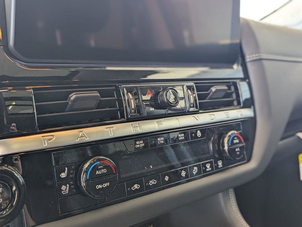 New 2026 Nissan Pathfinder Platinum AWD/4WD image 17