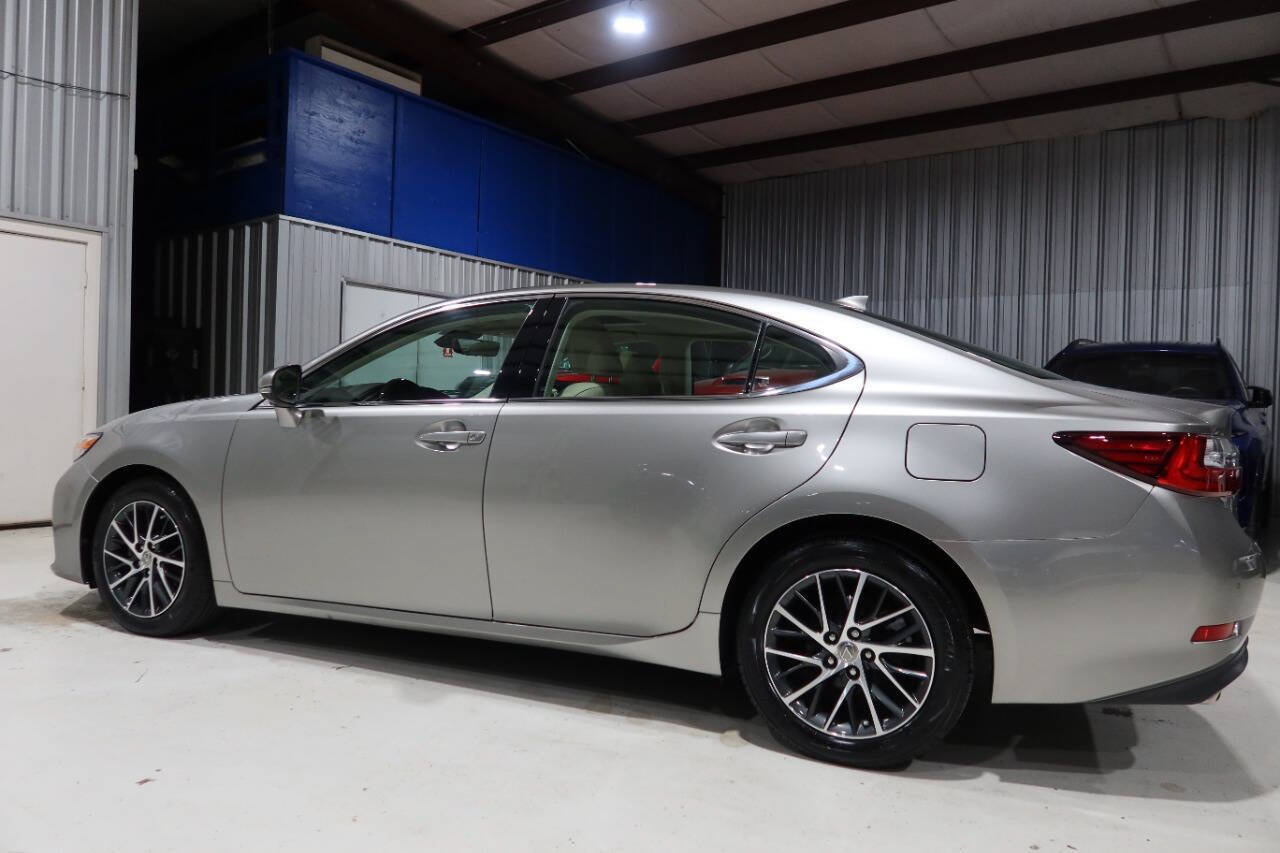Used 2018 Lexus ES 350 w/ Luxury Package w/Wood Trim FWD image 2