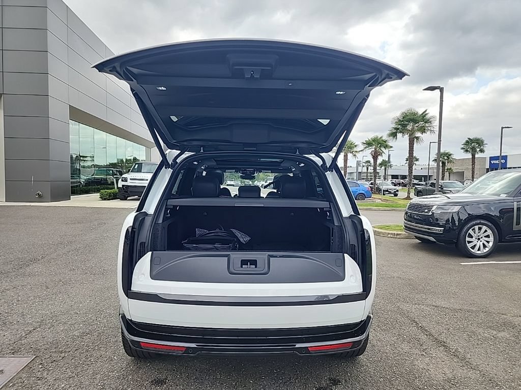 New 2026 Land Rover Range Rover SE AWD/4WD image 16