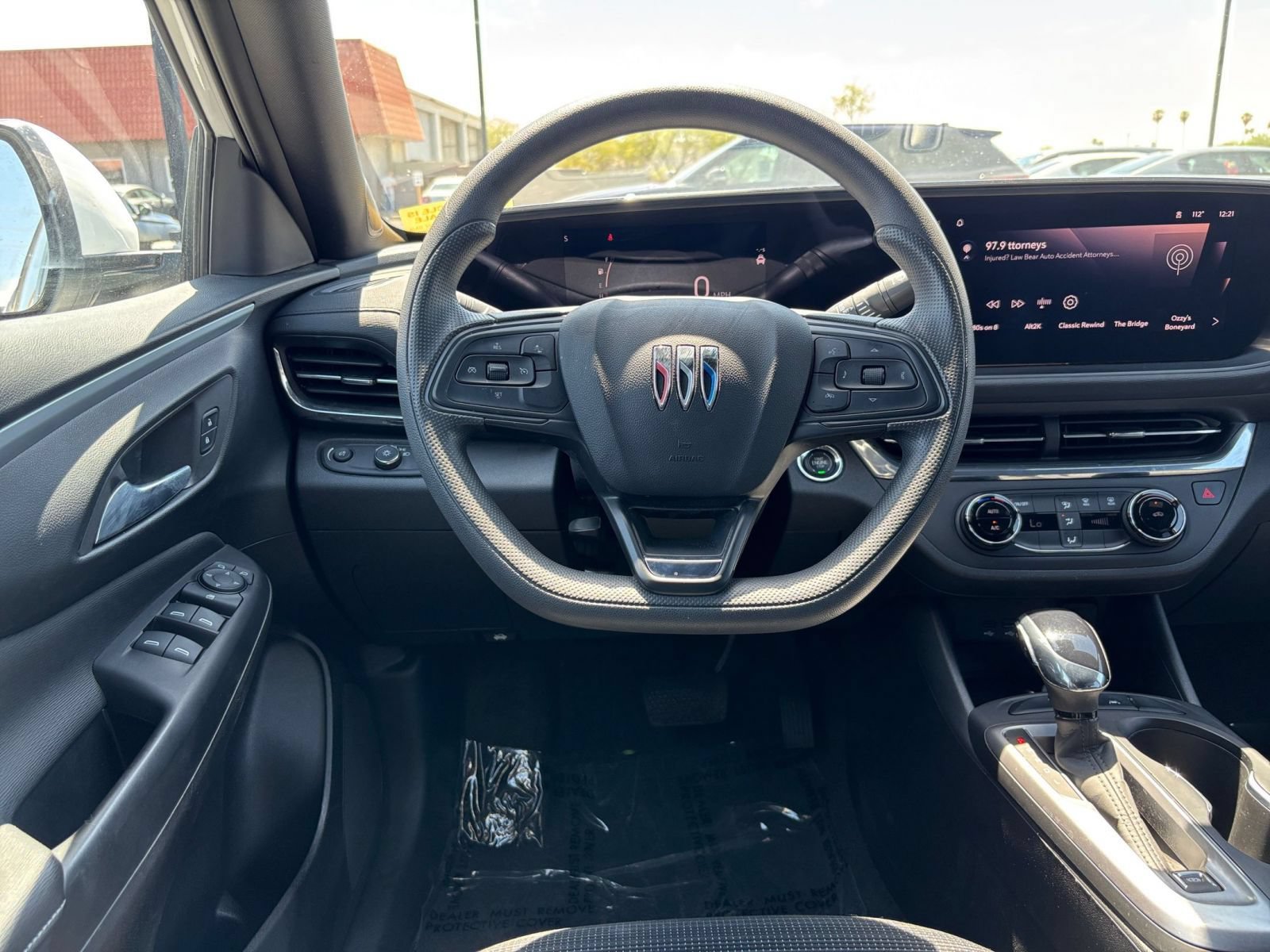 Used 2025 Buick Envista Preferred FWD image 32