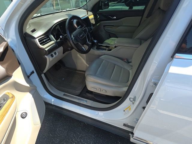 Used 2018 GMC Acadia Denali w/ Technology Package AWD/4WD image 10