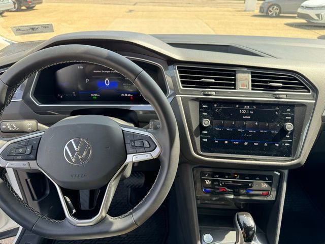 Certified 2024 Volkswagen Tiguan SE image 12