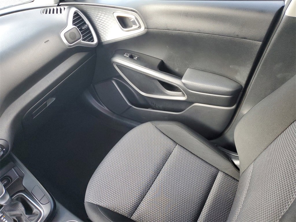 Certified 2024 Kia Soul LX w/ Option Group 015 image 11