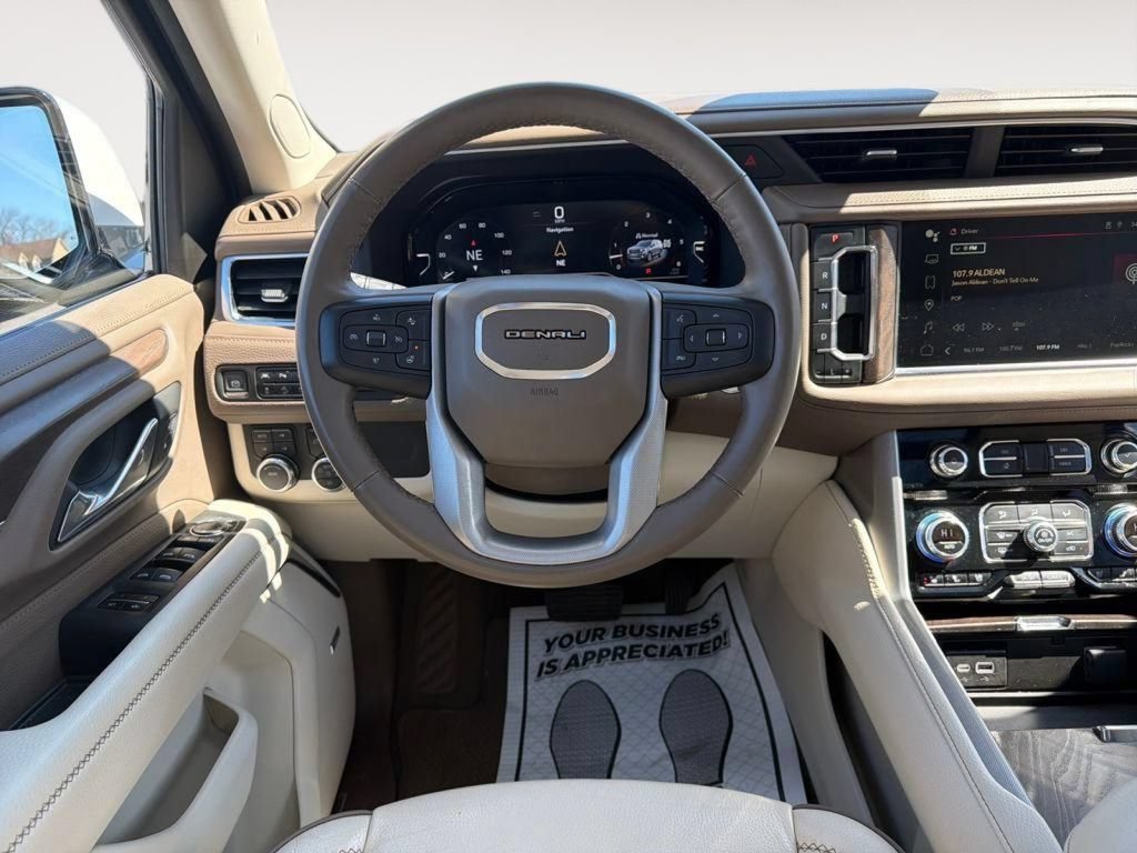 Used 2024 GMC Yukon XL Denali AWD/4WD image 13